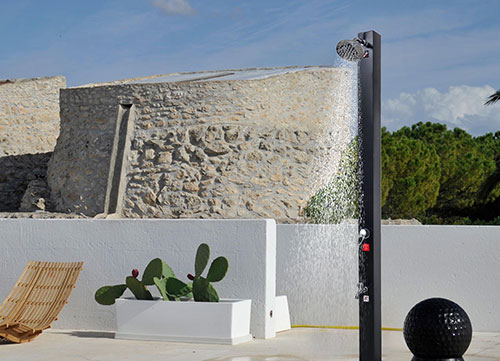 Puteți folosi în siguranță un duș solar de 30 L pe vreme extrem de rece